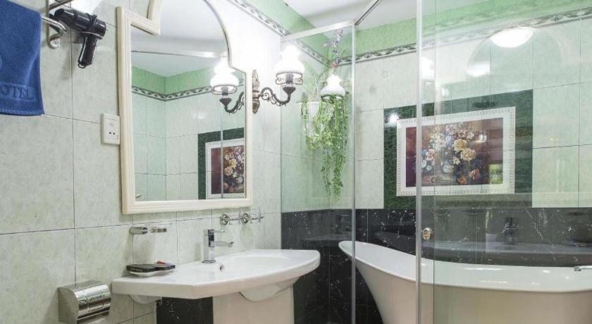 Dragon Hotel Hanoi Bagian luar foto
